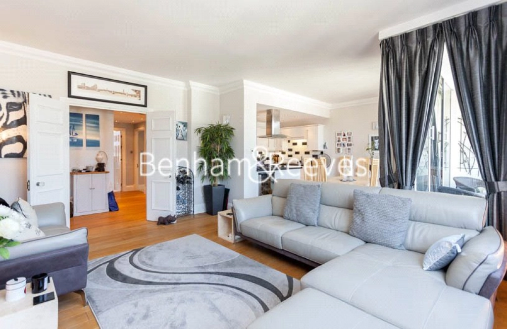 2 bedrooms apartments/flats for sale in The Quadrangle, Chelsea Harbour, London - SW10 view 14