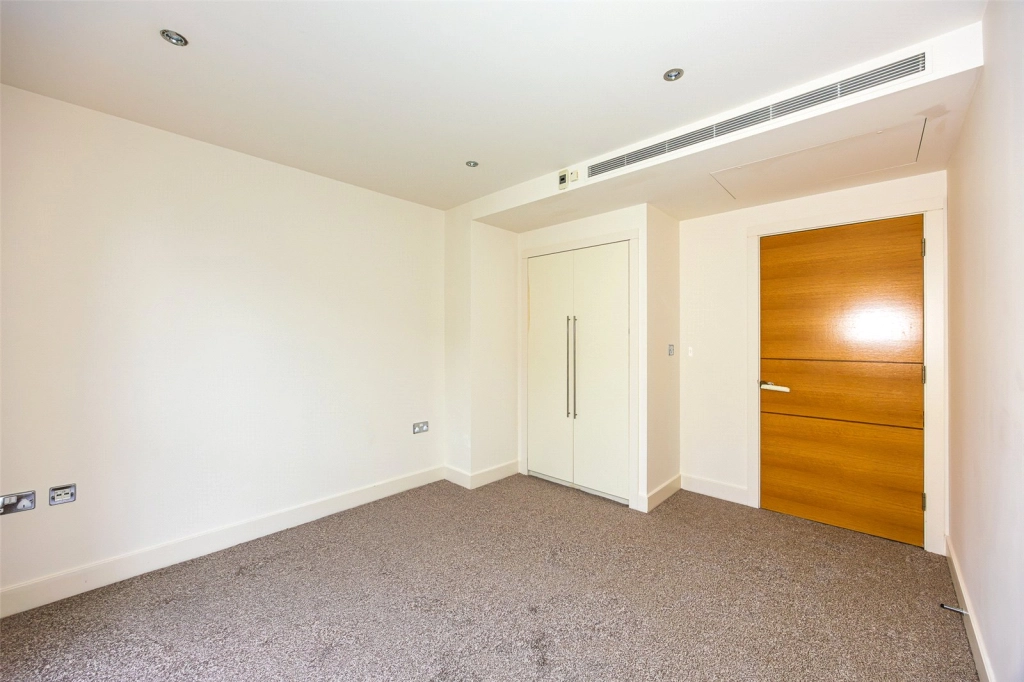 3 bedrooms apartments/flats for sale in Lensbury Avenue, London - SW6 view 17