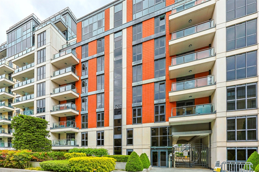 3 bedrooms apartments/flats for sale in Lensbury Avenue, London - SW6 view 19