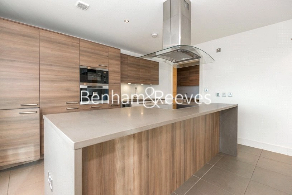 3 bedrooms apartments/flats for sale in Lensbury Avenue, London - SW6 view 2