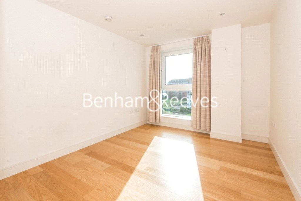 3 bedrooms apartments/flats for sale in Lensbury Avenue, London - SW6 view 3