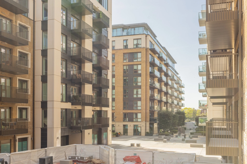 1 bedroom apartments/flats for sale in Parr's Way, London - W6 view 12