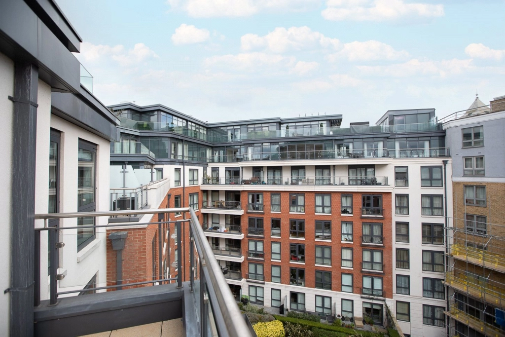 3 bedrooms apartments/flats for sale in Park Street, Chelsea Creek, Fulham - SW6 view 5