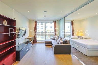 Townmead Road, London - SW6 view 2