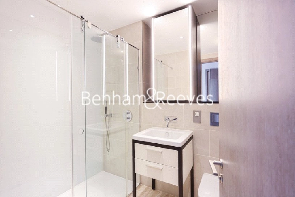 2 bedrooms apartments/flats for sale in Drapers Yard, London - SW18 view 5