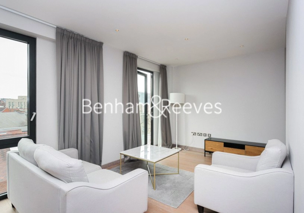 2 bedrooms apartments/flats for sale in Drapers Yard, London - SW18 view 14