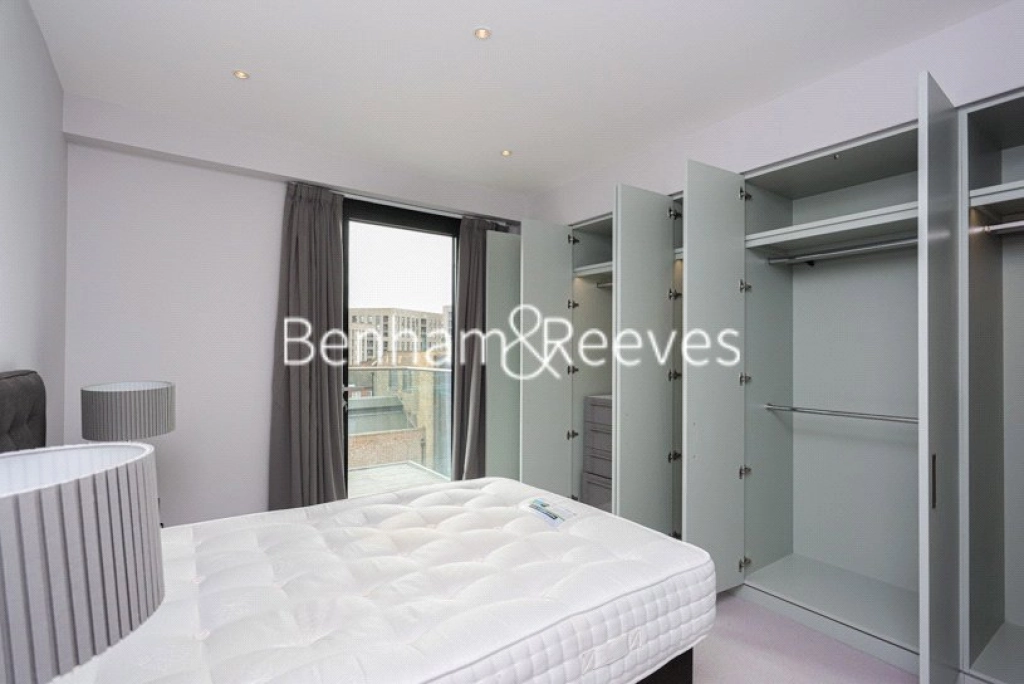 2 bedrooms apartments/flats for sale in Drapers Yard, London - SW18 view 16