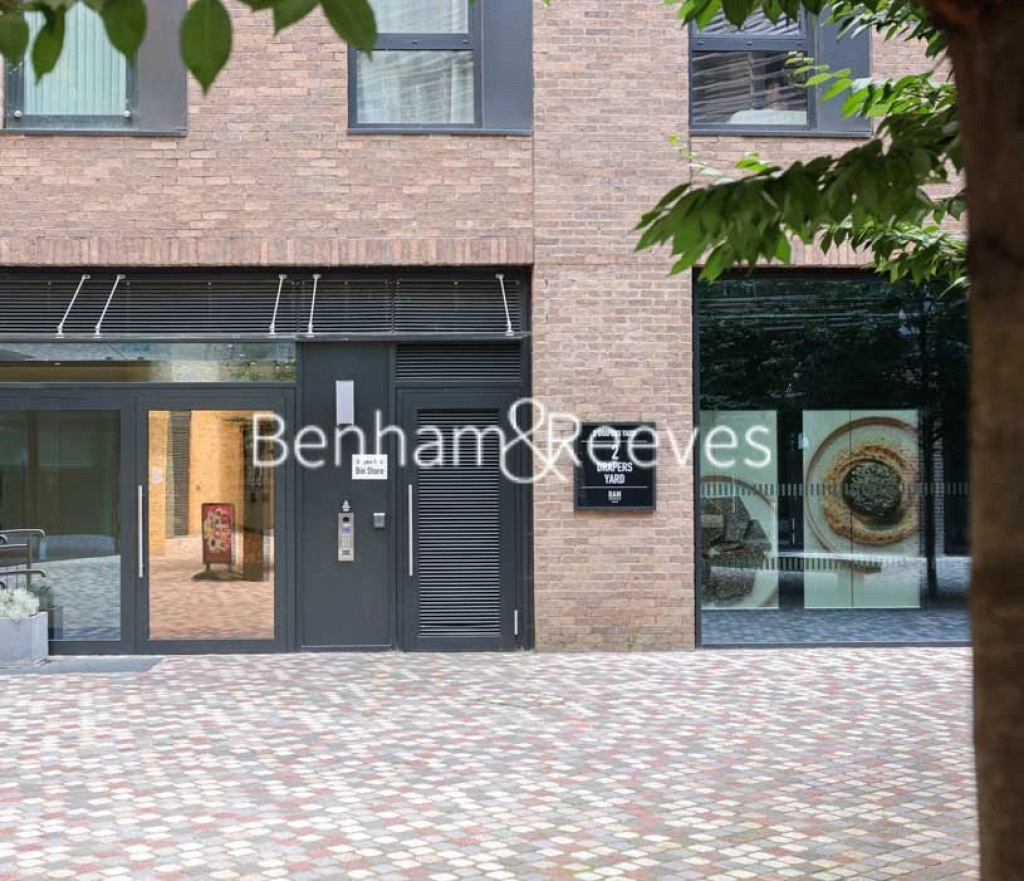 2 bedrooms apartments/flats for sale in Drapers Yard, London - SW18 view 25