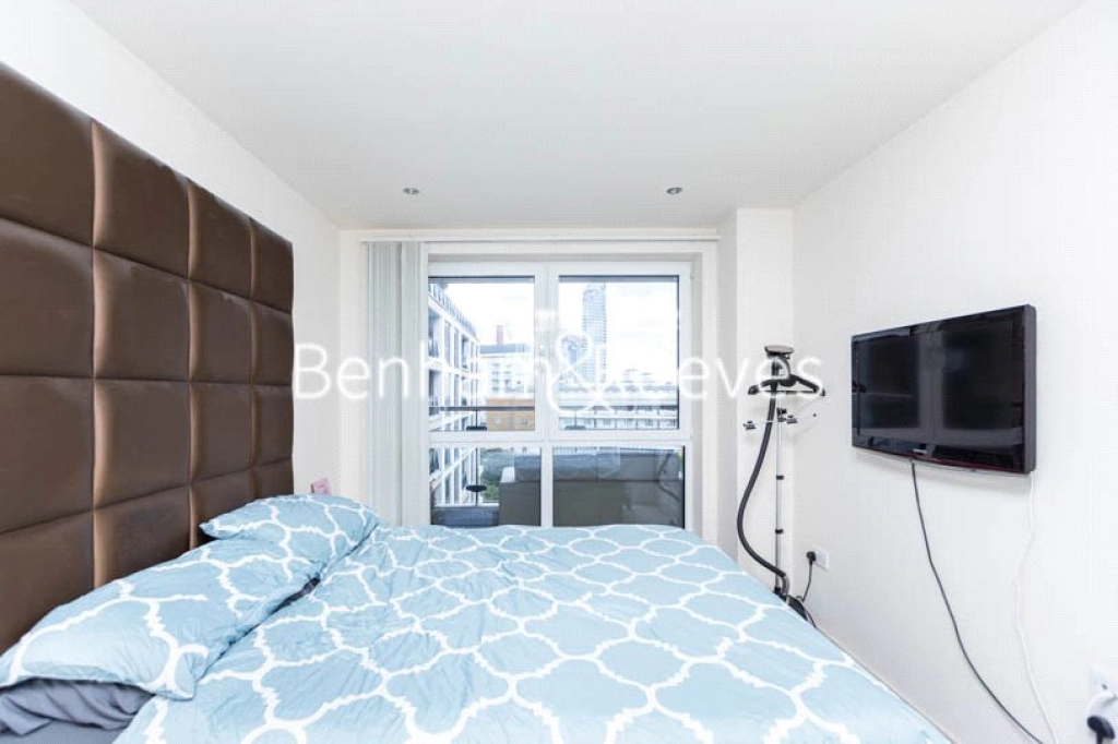 1 bedroom apartments/flats for sale in Townmead Road, London - SW6 view 8
