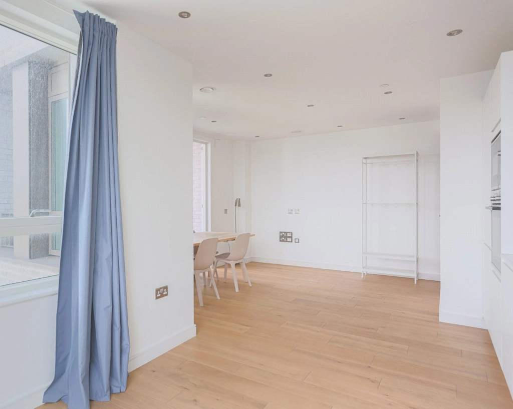 2 bedrooms apartments/flats for sale in Grant Road, Battersea - SW11 view 10