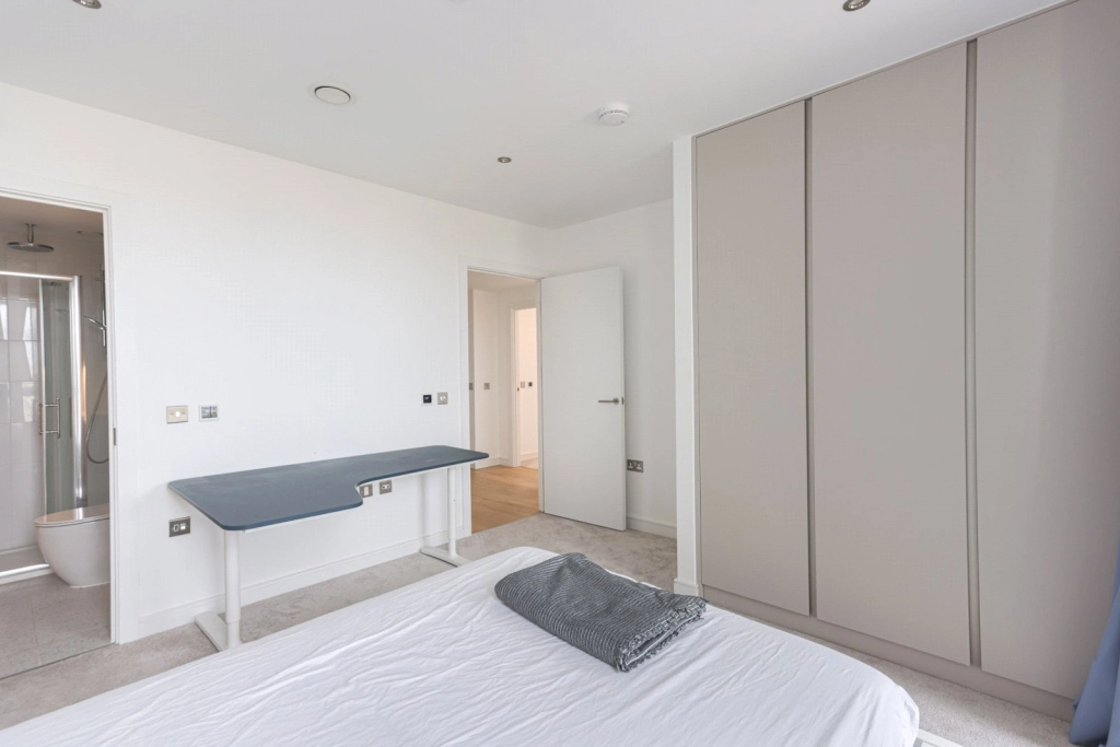2 bedrooms apartments/flats for sale in Grant Road, Battersea - SW11 view 12