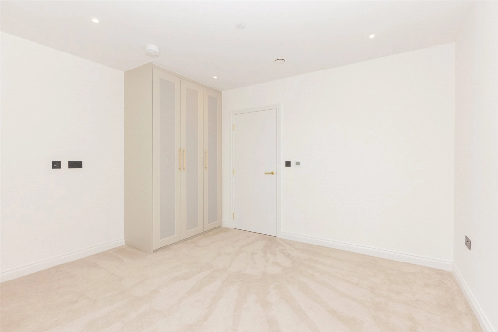 2 bedrooms apartments/flats for sale in Watermeadow Lane, London - SW6 view 14