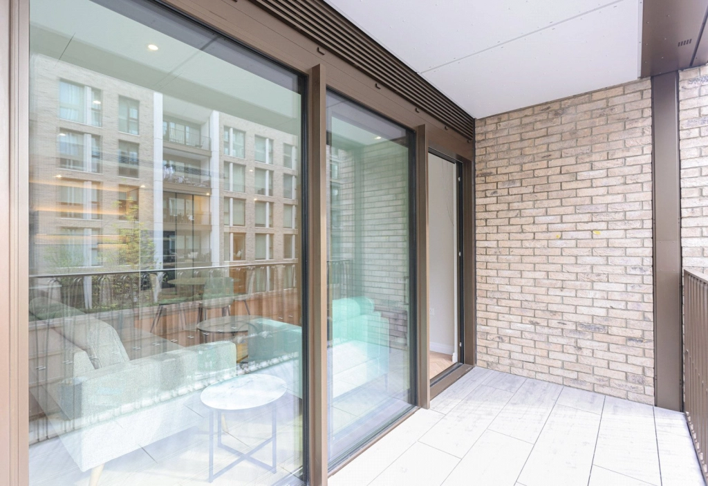 2 bedrooms apartments/flats for sale in Parkland Walk, Fulham - SW6 view 7