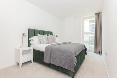 York Place, London - SW11 view 3