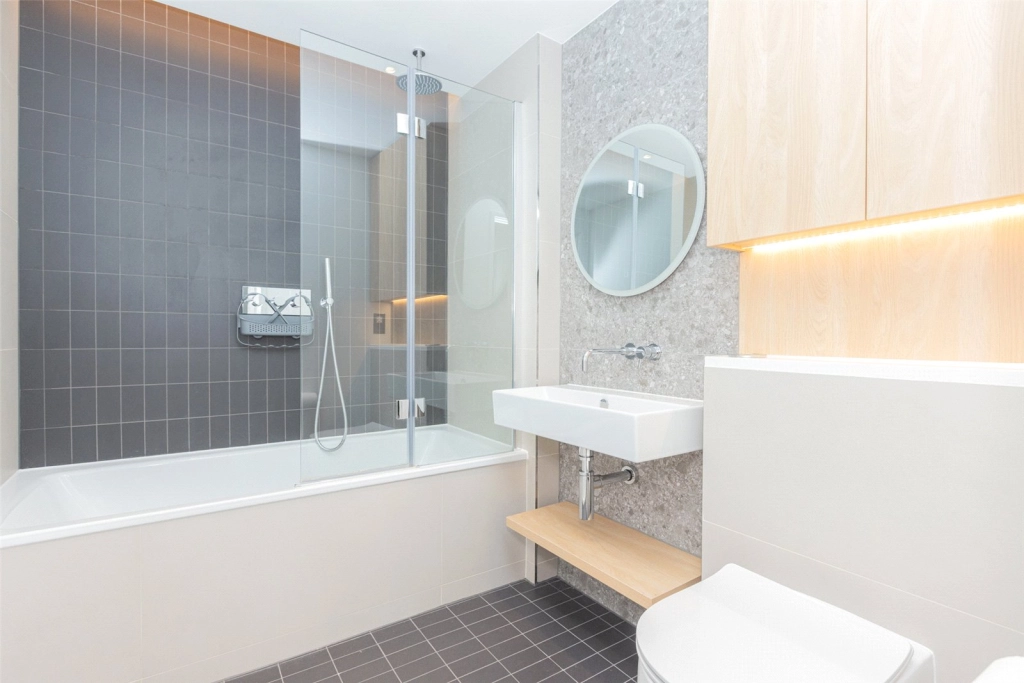 2 bedrooms apartments/flats for sale in York Place, London - SW11 view 4