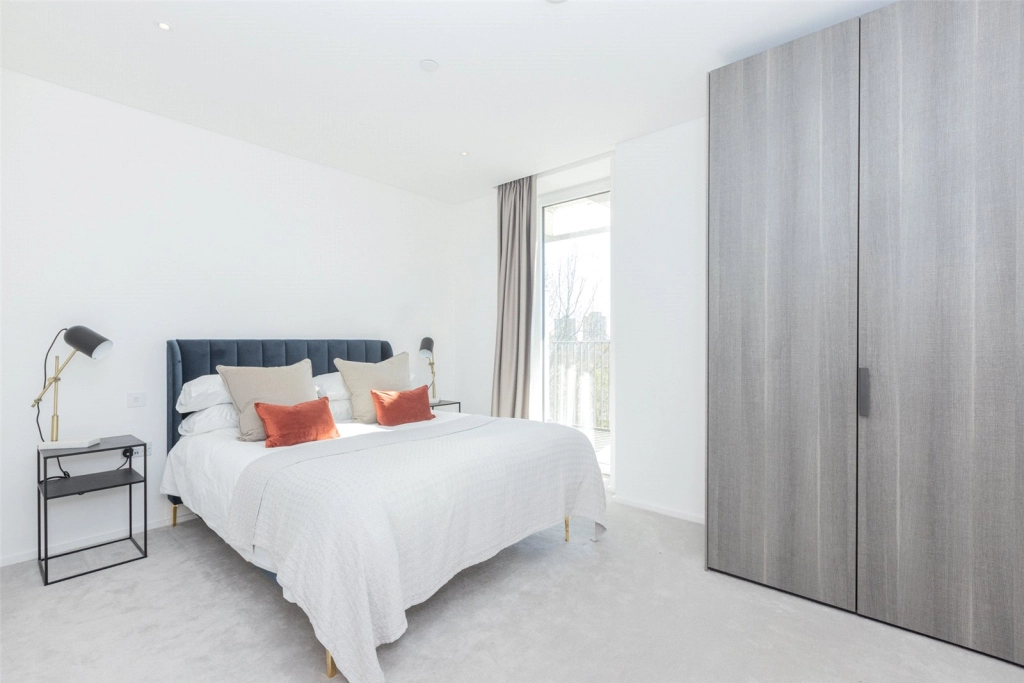 2 bedrooms apartments/flats for sale in York Place, London - SW11 view 14