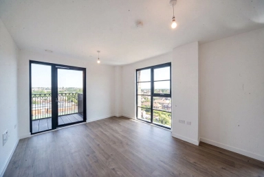 Burlington Road, New Malden - KT3 view 4