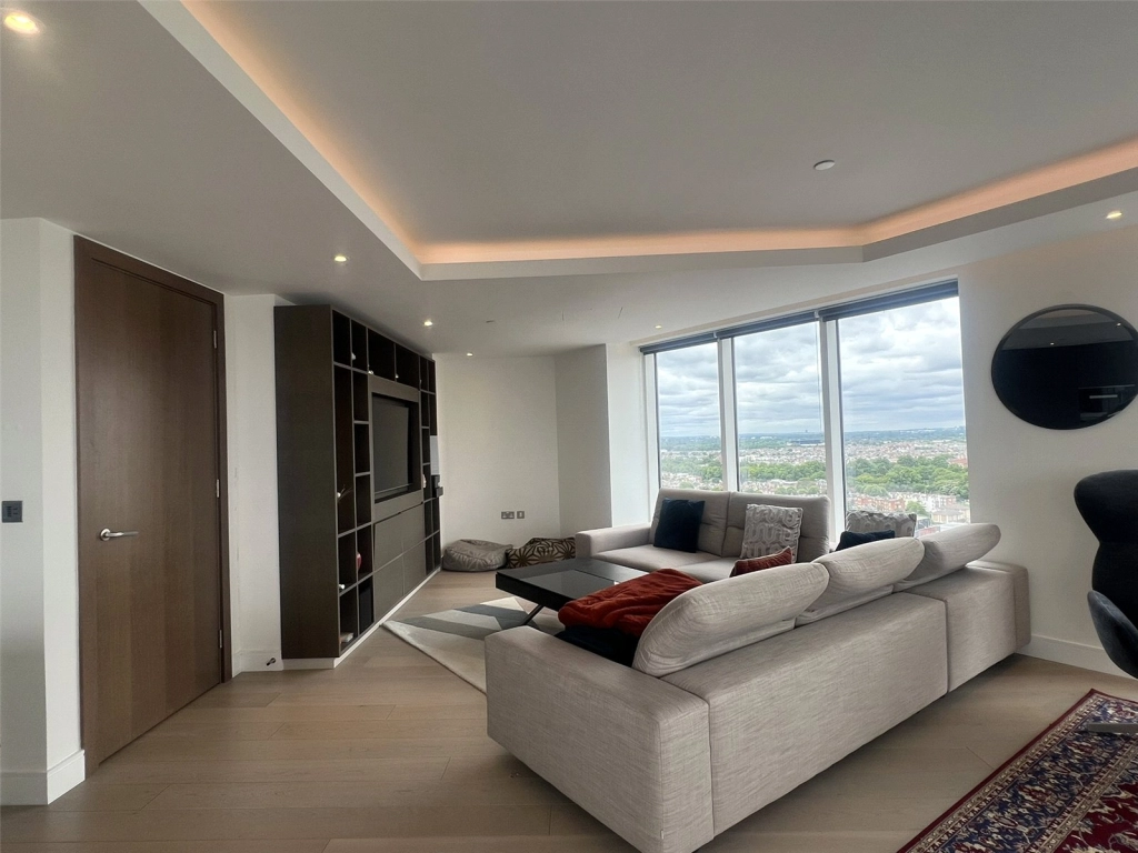 3 bedrooms apartments/flats for sale in Park Street, London - SW6 view 3