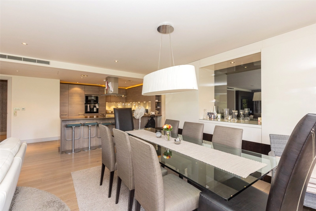 2 bedrooms apartments/flats for sale in Townmead Road, London - SW6 view 3