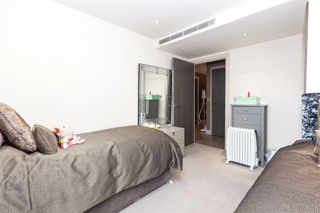 2 bedrooms apartments/flats for sale in Townmead Road, London - SW6 view 6