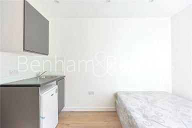 3, 130 Wandsworth High Street - SW18 view 4