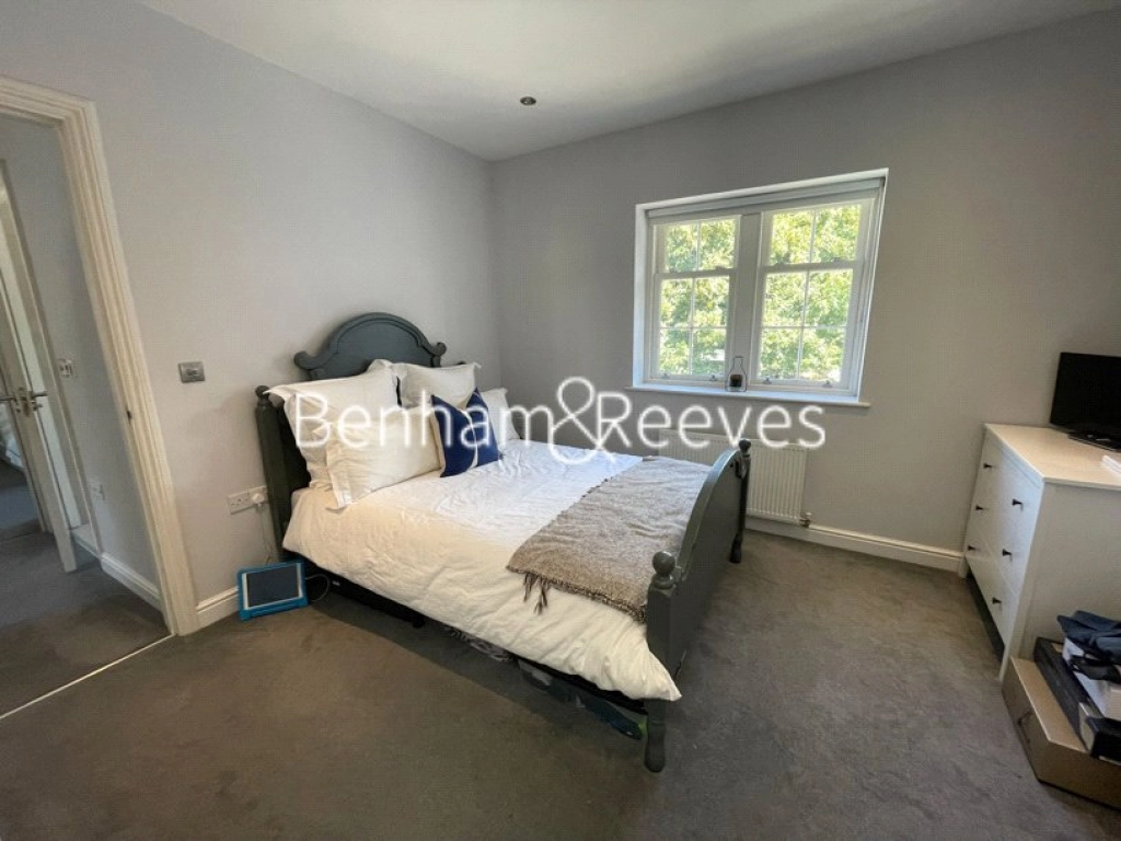 3 bedrooms apartments/flats for sale in Bagleys Lane, London - SW6 view 4