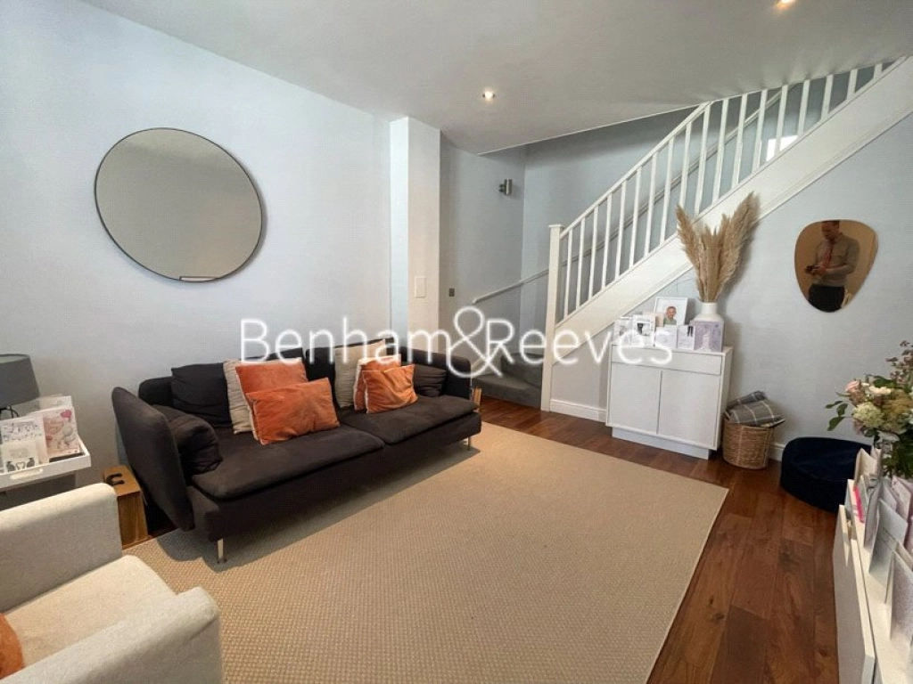 3 bedrooms apartments/flats for sale in Bagleys Lane, London - SW6 view 8