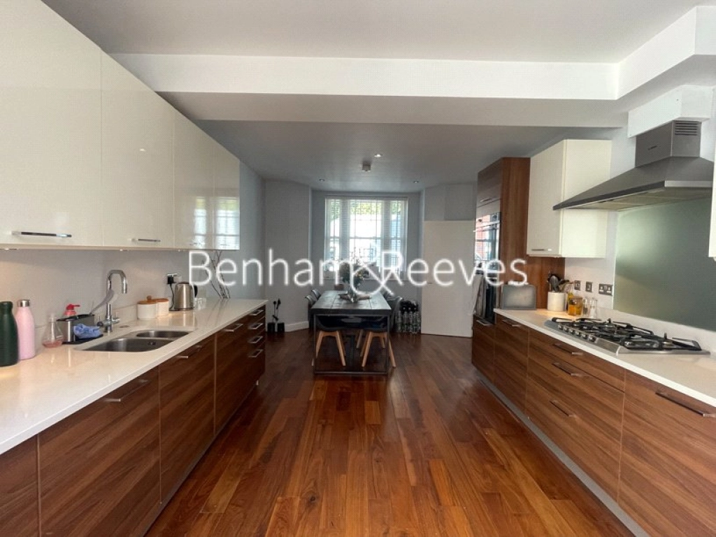 3 bedrooms apartments/flats for sale in Bagleys Lane, London - SW6 view 9