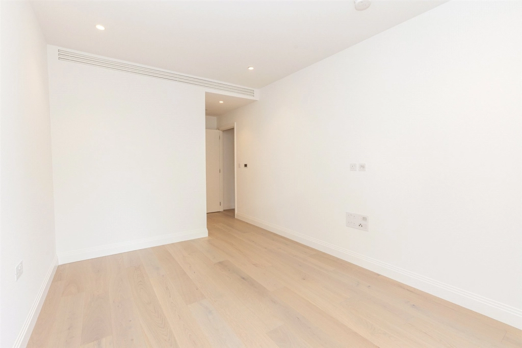 2 bedrooms apartments/flats for sale in William Morris Way, London - SW6 view 8