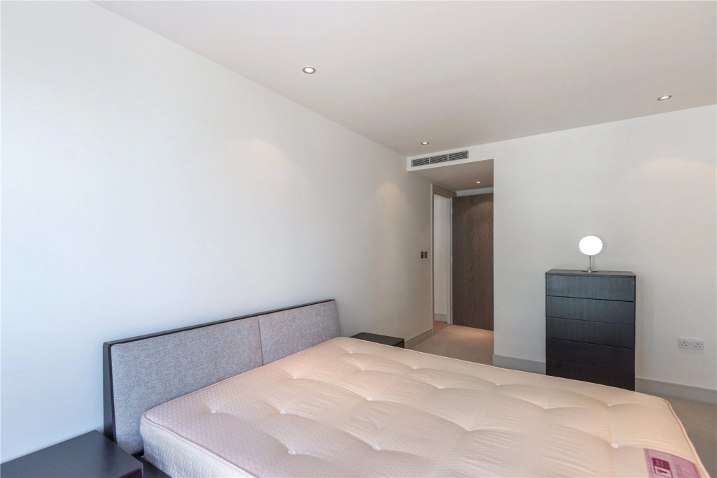 2 bedrooms apartments/flats for sale in Park Street, London - SW6 view 5