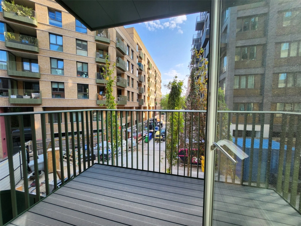 1 bedroom apartments/flats for sale in One Clapham, 2 Monarch Square - SW11 view 3
