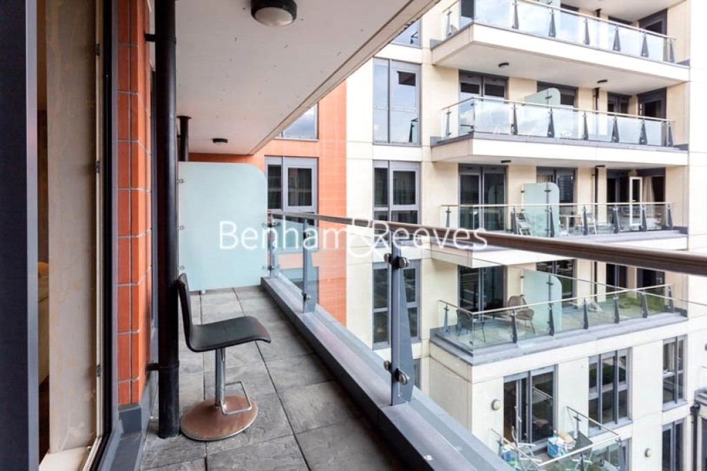 2 bedrooms apartments/flats for sale in Lensbury Avenue, London - SW6 view 4