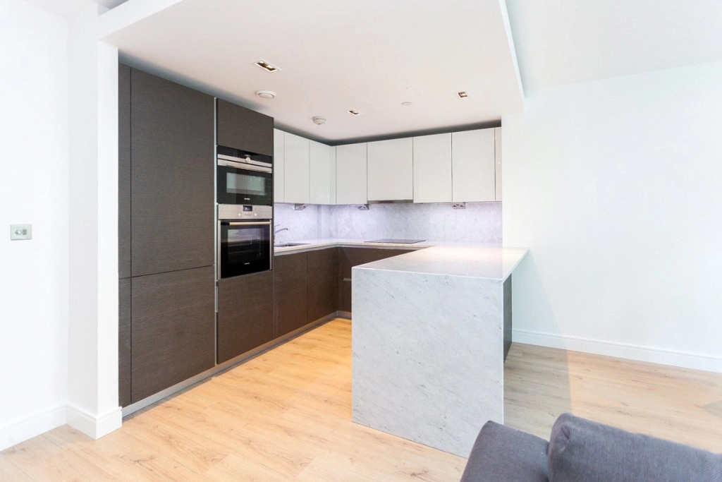 2 bedrooms apartments/flats for sale in Beadon Road, Hammersmith - W6 view 3