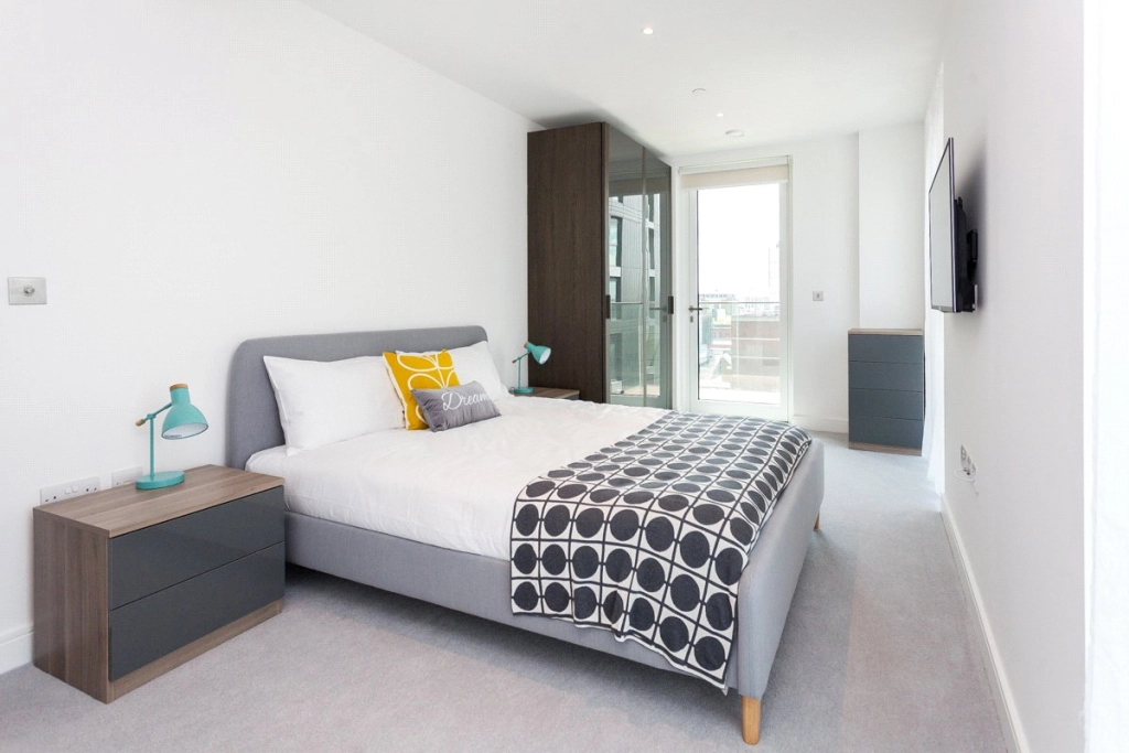 2 bedrooms apartments/flats for sale in Beadon Road, London - W6 view 4