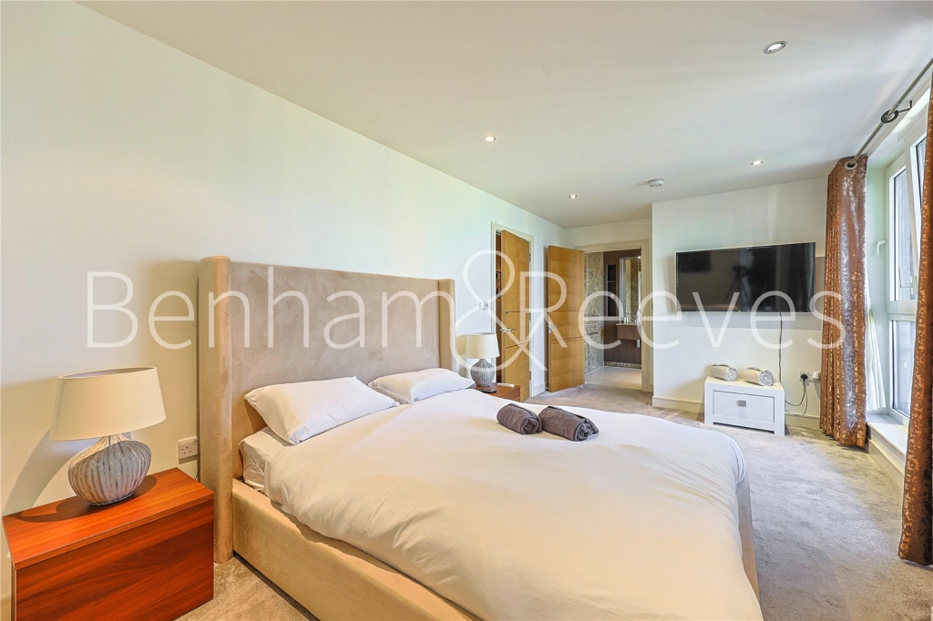 Studio apartments/flats for sale in Lensbury Avenue, London - SW6 view 6