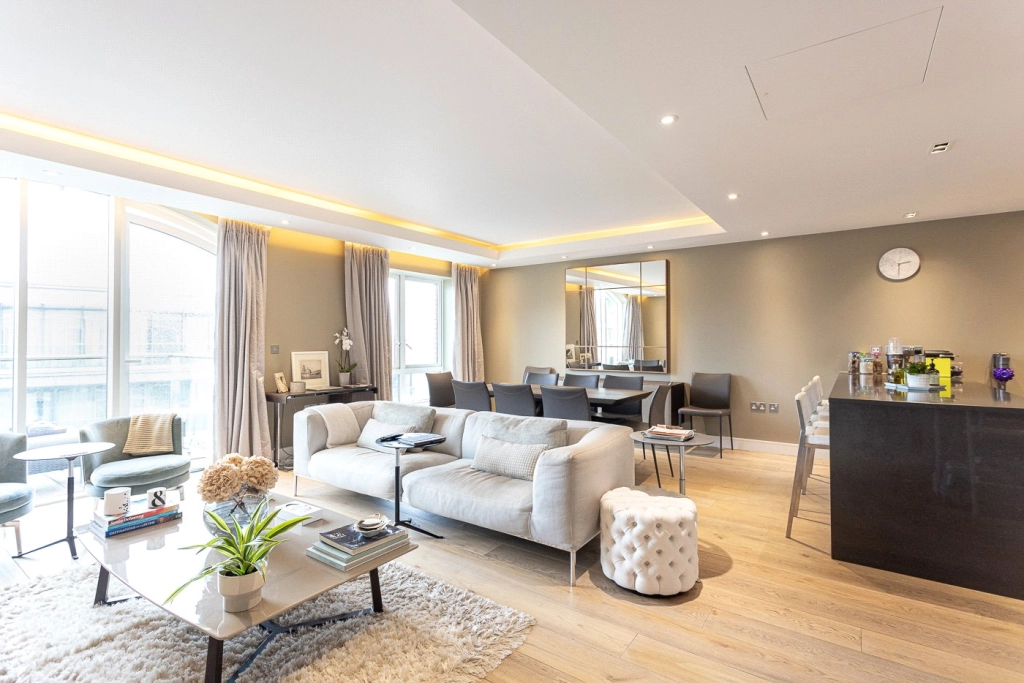 2 bedrooms apartments/flats for sale in Parr's Way, Hammersmith - W6 view 3