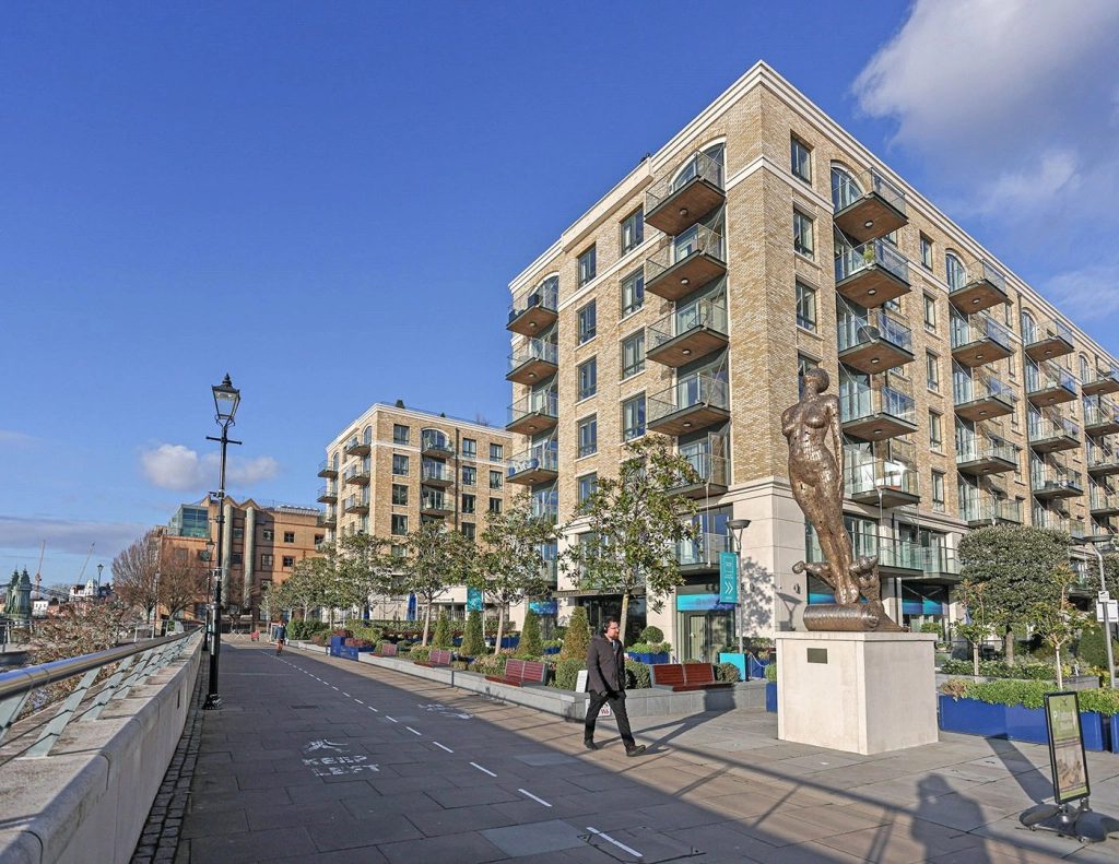 2 bedrooms apartments/flats for sale in Parr's Way, Hammersmith - W6 view 8