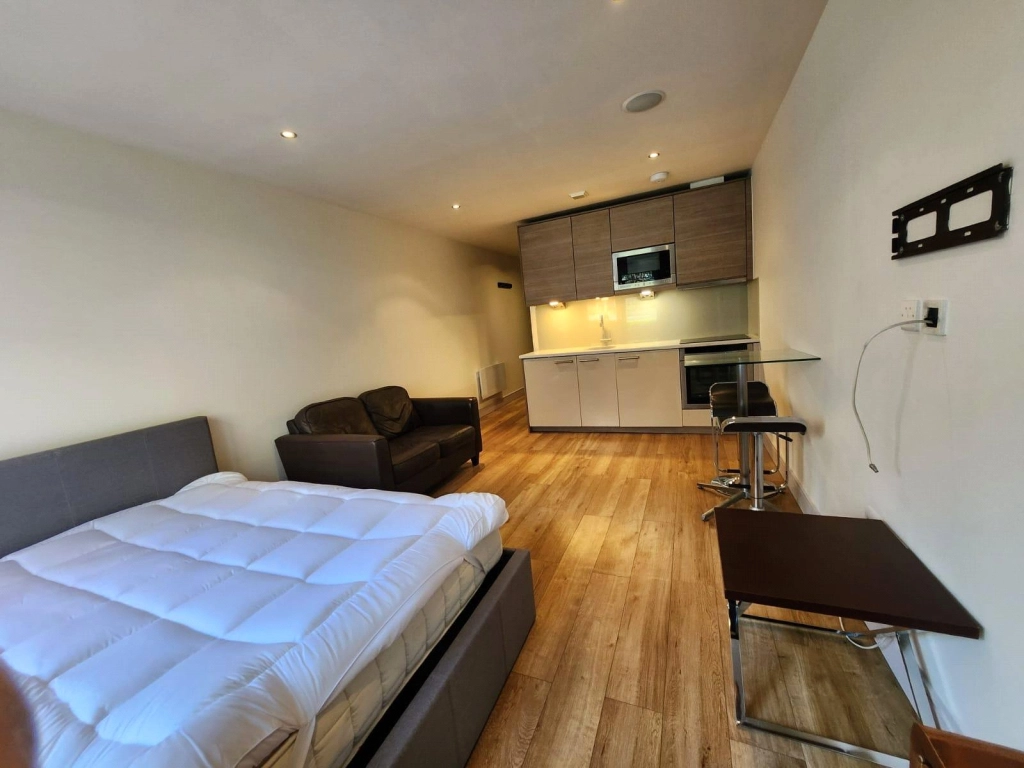 Studio apartments/flats for sale in Park Street, London - SW6 view 6