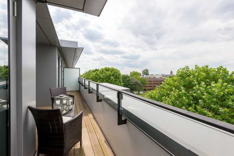 1 bedroom apartments/flats to sale in Bonchurch Road, North Kensington-image 2