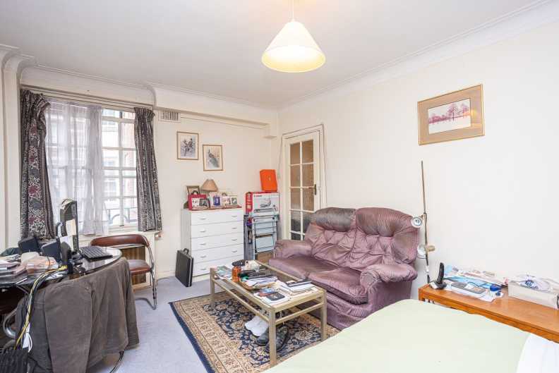 Studio apartments/flats to sale in Park West, Edgware Road, Paddington-image 2
