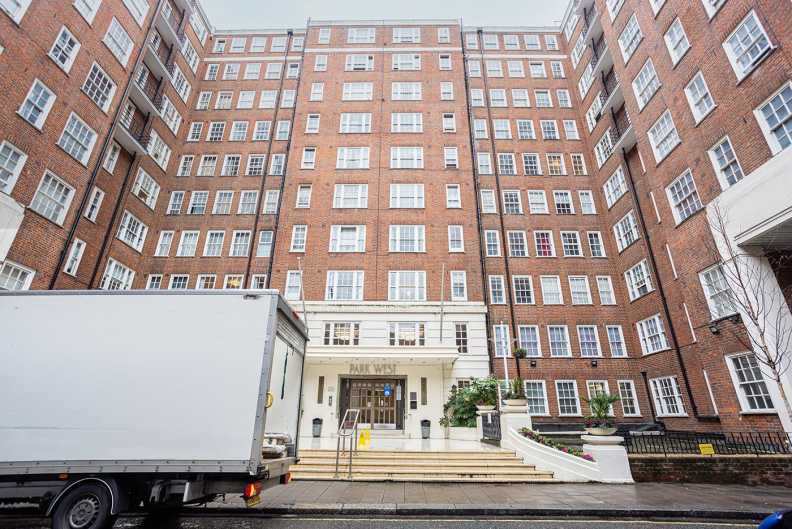 Studio apartments/flats to sale in Park West, Edgware Road, Paddington-image 5