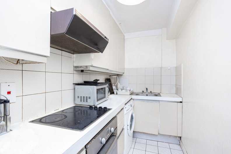 Studio apartments/flats to sale in Park West, Edgware Road, Paddington-image 4