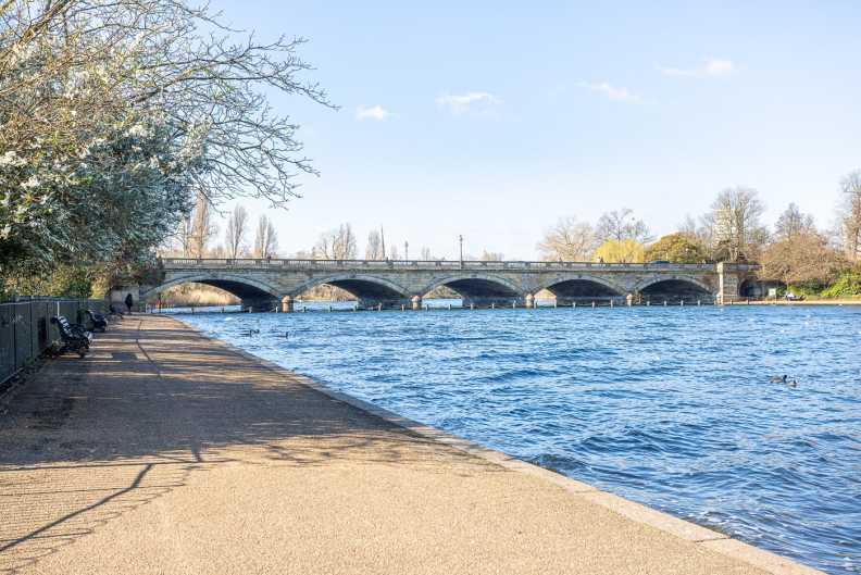 Studio apartments/flats to sale in Edgware Road, Paddington-image 11