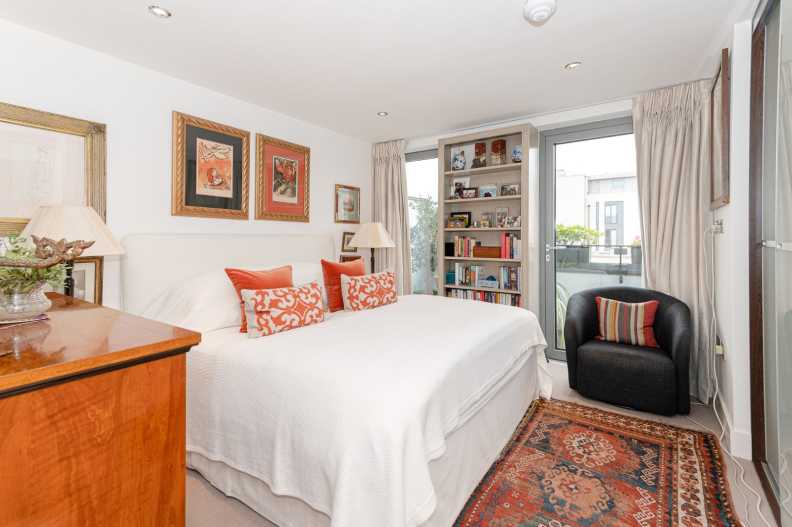 1 bedroom apartments/flats to sale in Bonchurch Road, North Kensington-image 4