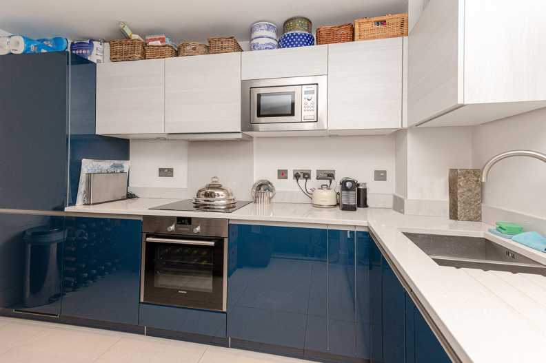 1 bedroom apartments/flats to sale in Bonchurch Road, North Kensington-image 3