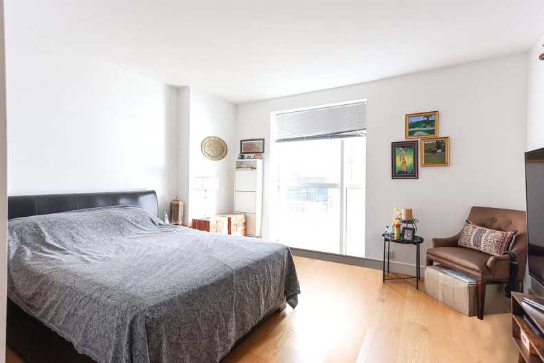 3 bedrooms apartments/flats to sale in Berkeley Tower, 48 Westferry Circus, Canary Wharf-image 5
