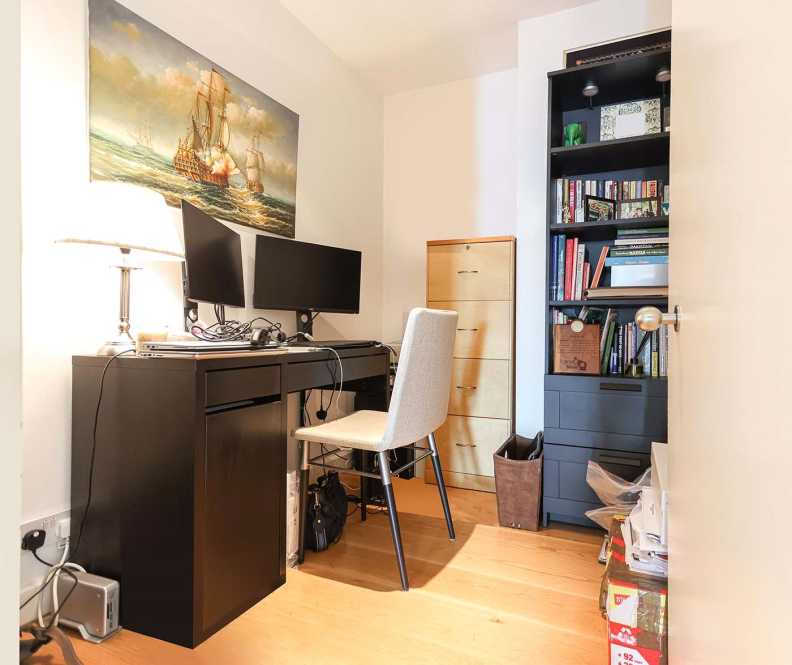 3 bedrooms apartments/flats to sale in Berkeley Tower, 48 Westferry Circus, Canary Wharf-image 21