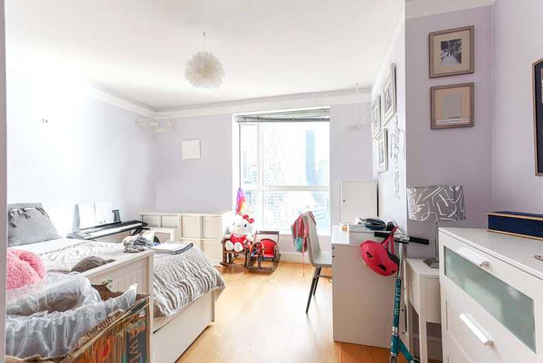 3 bedrooms apartments/flats to sale in Berkeley Tower, 48 Westferry Circus, Canary Wharf-image 8