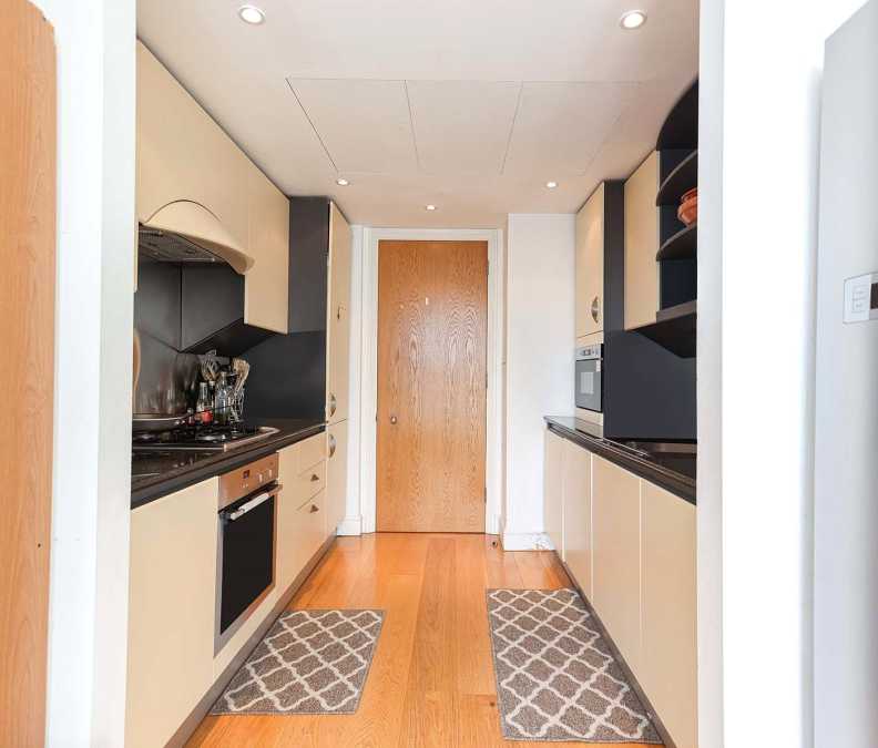 3 bedrooms apartments/flats to sale in Berkeley Tower, 48 Westferry Circus, Canary Wharf-image 14