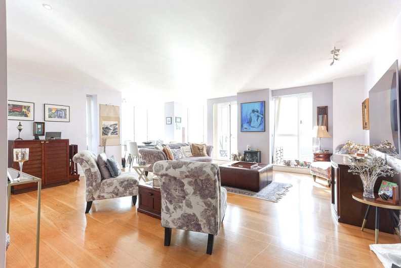 3 bedrooms apartments/flats to sale in Berkeley Tower, 48 Westferry Circus, Canary Wharf-image 2